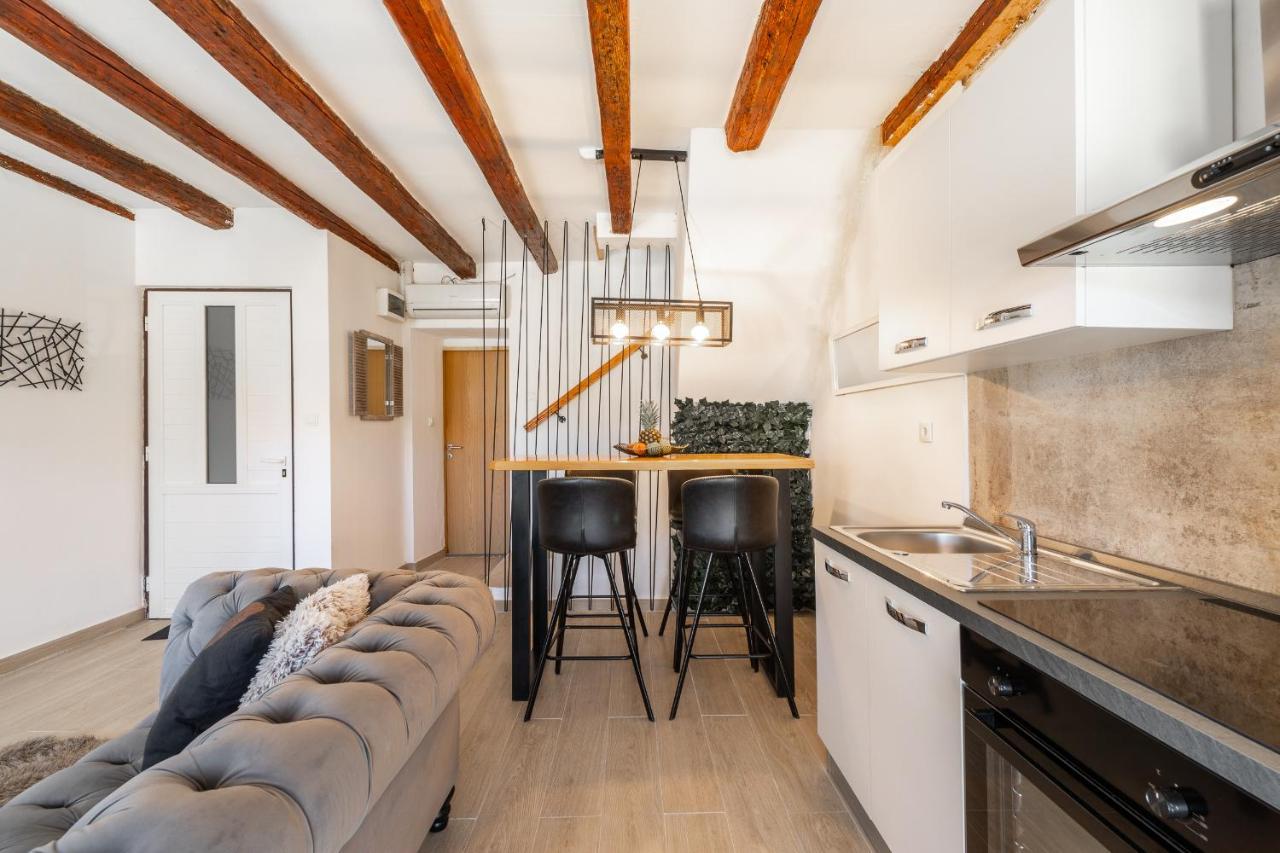 Apartment Toma Вела Лука Екстериор снимка