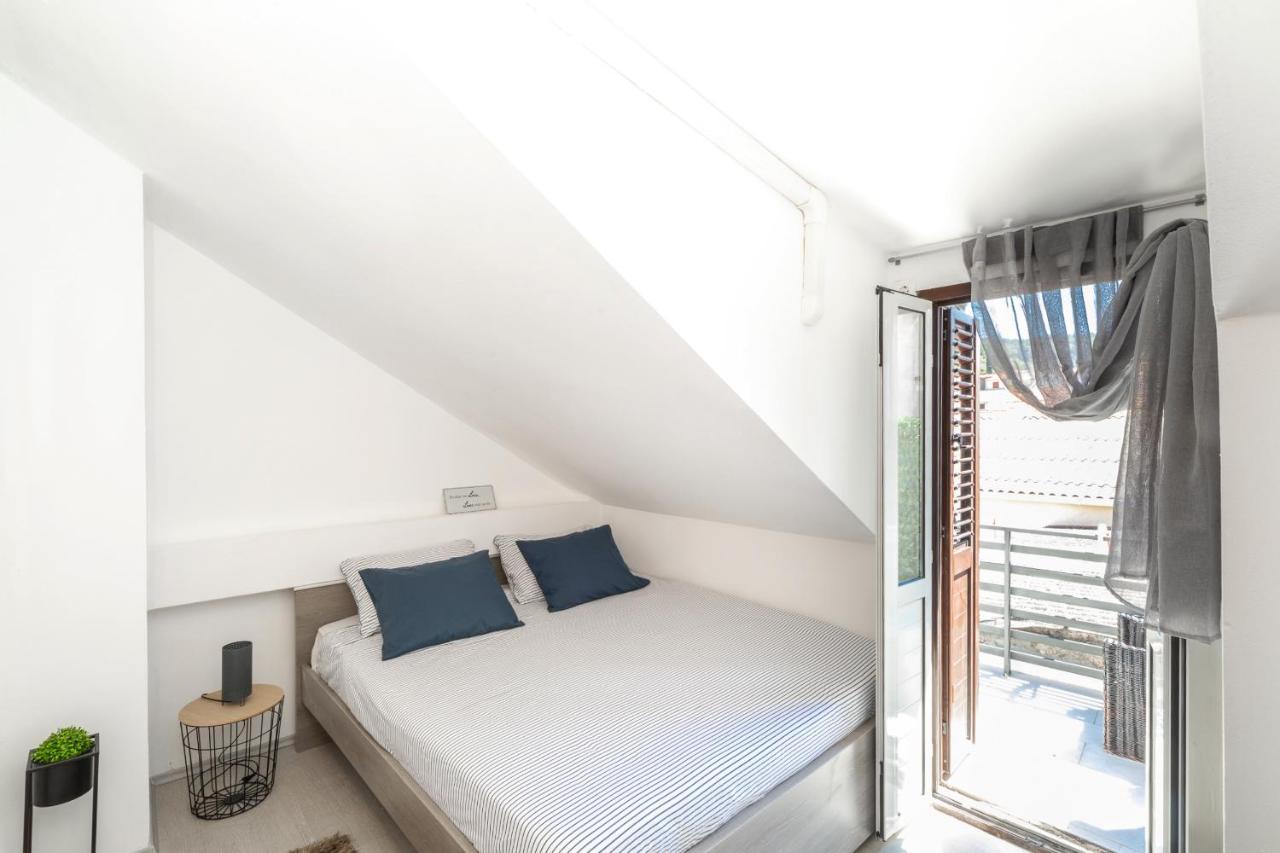Apartment Toma Вела Лука Екстериор снимка