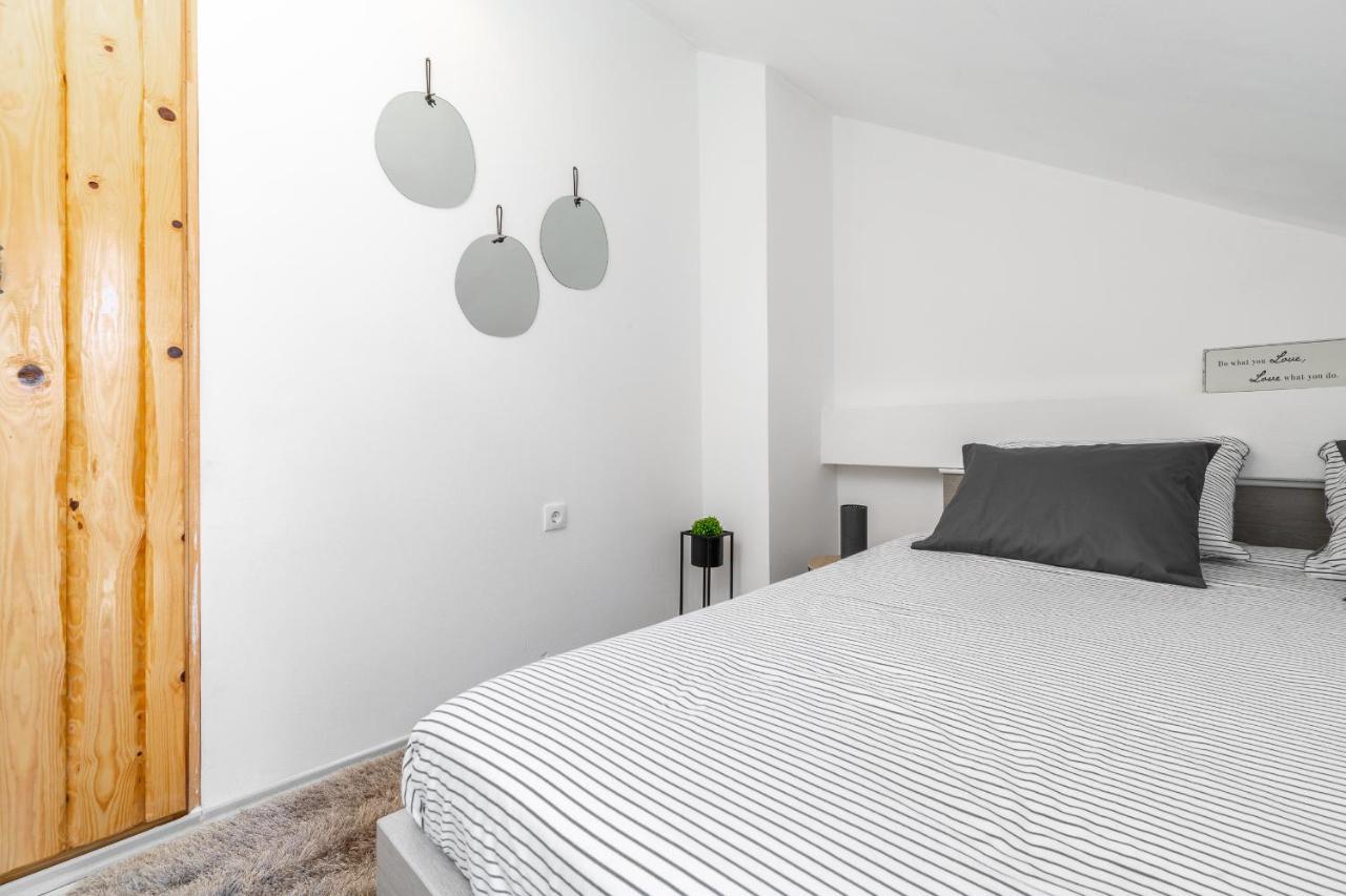 Apartment Toma Вела Лука Екстериор снимка
